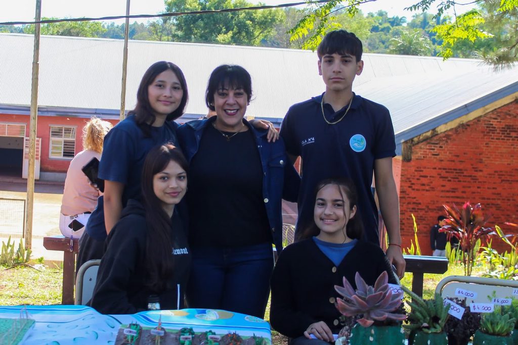 El IEA 4 de Loreto celebró su tercera Fiesta de la Familia con una jornada que vinculó producción, educación y comunidad 5 10 - IEA 4 Loreto 6 - 9
