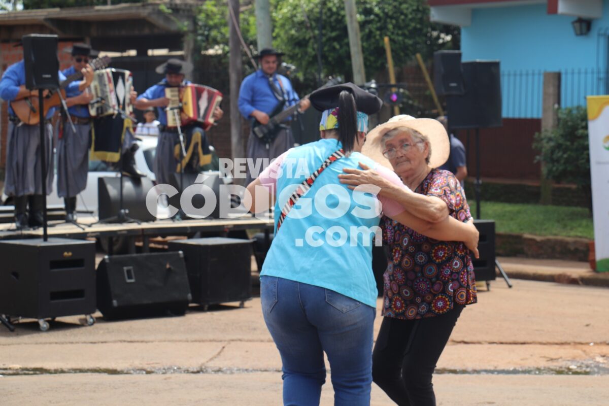 Posadas celebró el Karaí Octubre con un festival y un jopará comunitario en el barrio San Jorge 10 20 - Posadas celebro el Karai Octubre con un festival y un jopara comunitario en el barrio San Jorge 6 - 19