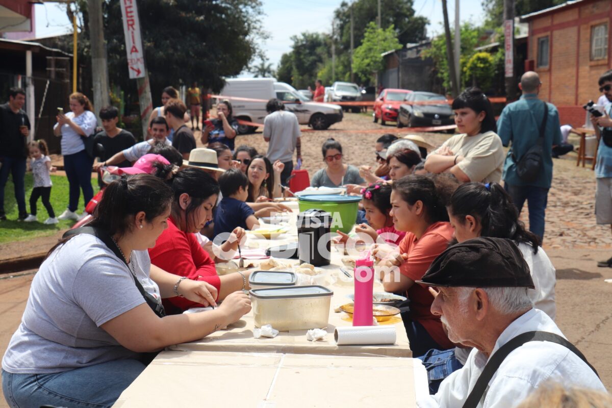Posadas celebró el Karaí Octubre con un festival y un jopará comunitario en el barrio San Jorge 1 2 - Posadas celebro el Karai Octubre con un festival y un jopara comunitario en el barrio San Jorge 7 - 1