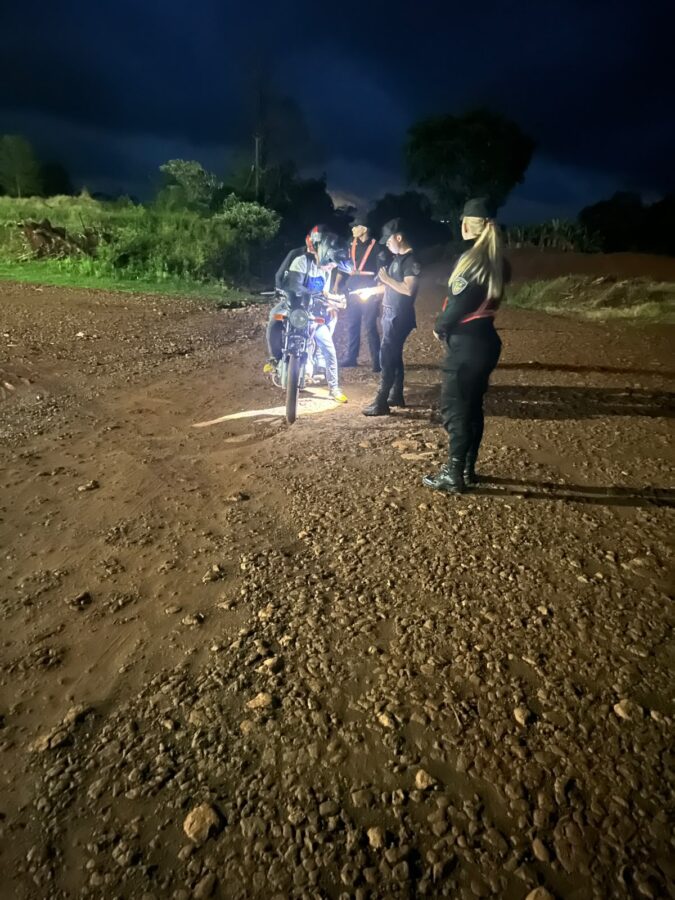 Refuerzan los controles policiales en rutas y destinos turísticos de Misiones por el fin de semana largo 1 2 - Refuerzan los controles policiales en rutas y destinos turisticos de Misiones por el fin de semana largo 1 - 1
