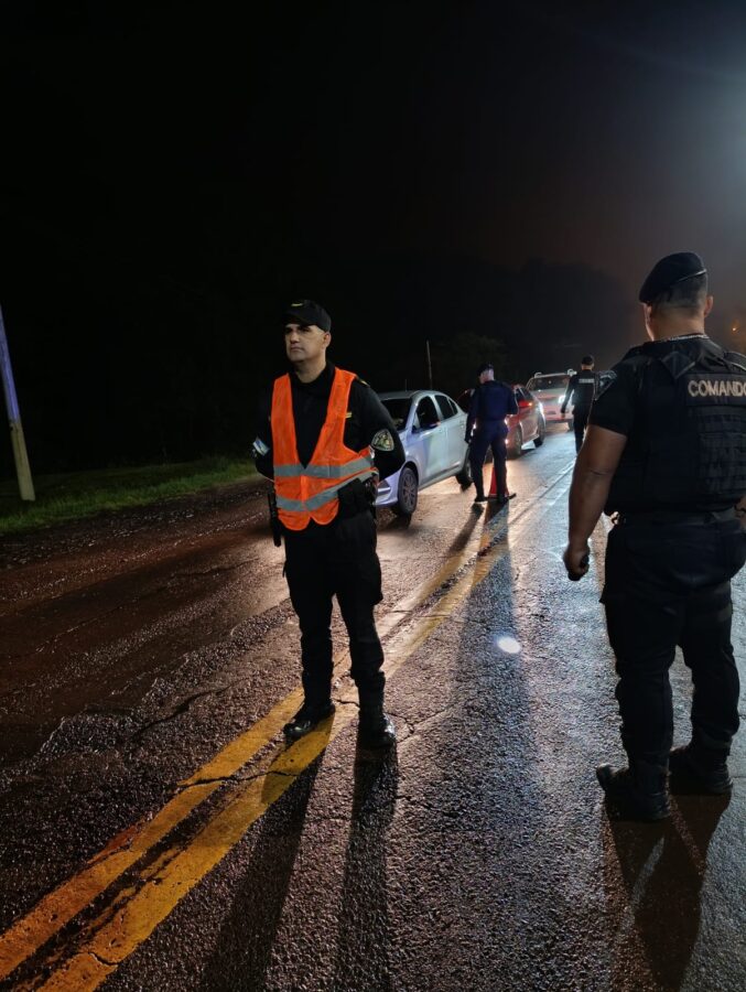 Refuerzan los controles policiales en rutas y destinos turísticos de Misiones por el fin de semana largo 2 4 - Refuerzan los controles policiales en rutas y destinos turisticos de Misiones por el fin de semana largo 3 - 3