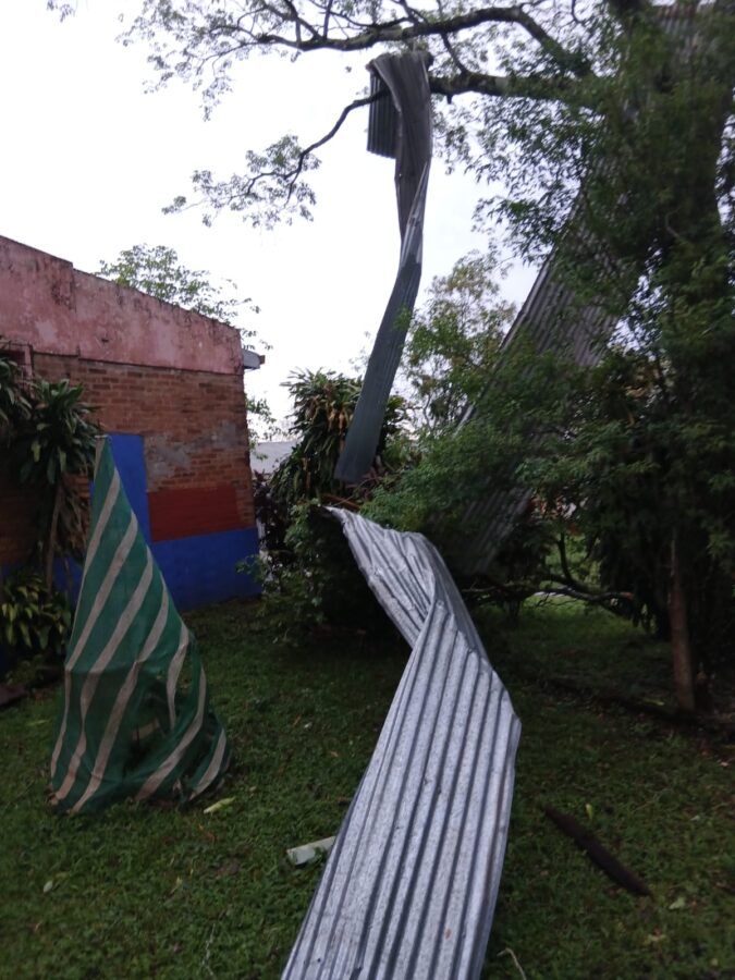 Tras el temporal en Misiones, la Policía realizó más de 70 intervenciones de emergencia 6 12 - Tras el temporal en Misiones la Policia realizo mas de 70 intervenciones de emergencia 5 - 11
