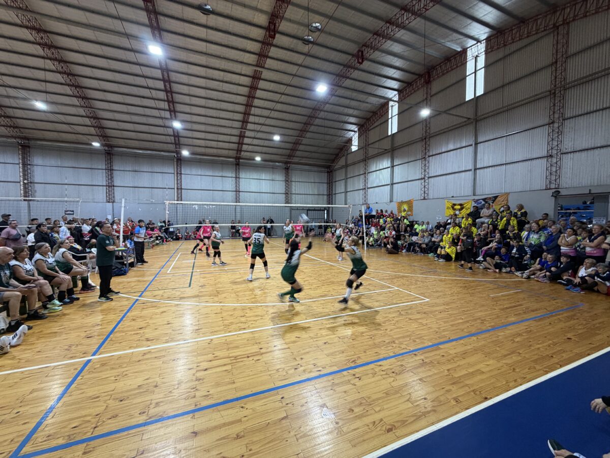 El turismo deportivo impulsó la economía de Puerto Rico con un movimiento de $200 millones 13 26 - Un torneo sudamericano de Newcom genero un movimiento economico de 200 millones en Puerto Rico 2 - 25