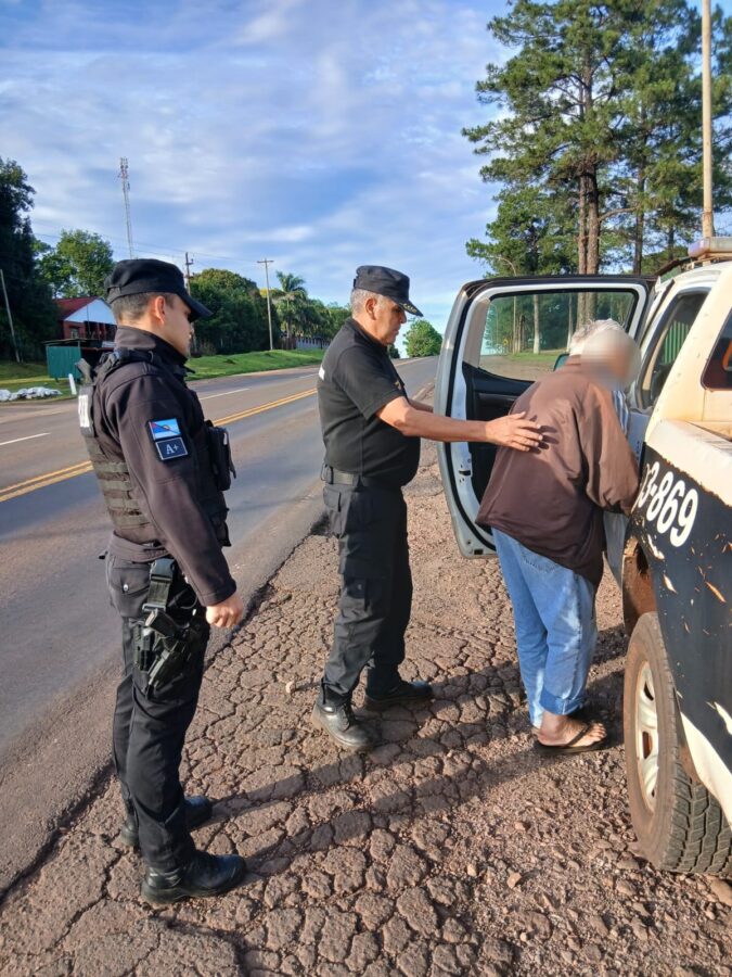 Una pareja de abuelos con Alzheimer salió a tomar un colectivo sin recordar que ya estaba en su pueblo 2 4 - Una pareja de abuelos con Alzheimer salio a tomar un colectivo sin recordar que ya estaba en su pueblo 3 - 3