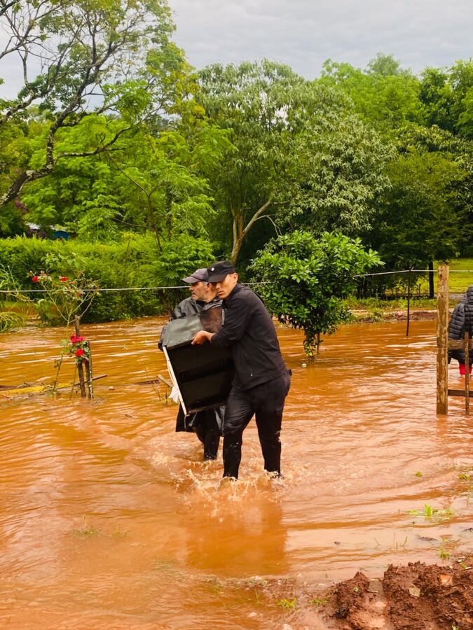 El temporal en Misiones ya dejó 66 viviendas afectadas, familias evacuadas y más rutas cortadas 8 16 - WhatsApp Image 2026 10 23 at 11.57.46 - 15