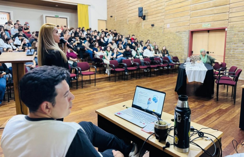 Estudiantes del ITEC Alem se capacitaron en accesibilidad turística y turismo rural 1 2 - alumnos 1 - 1