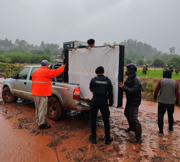 Temporal en Misiones: evacuaron a ocho familias en Andresito por el desborde de arroyos 2 4 - andresito 3 - 3
