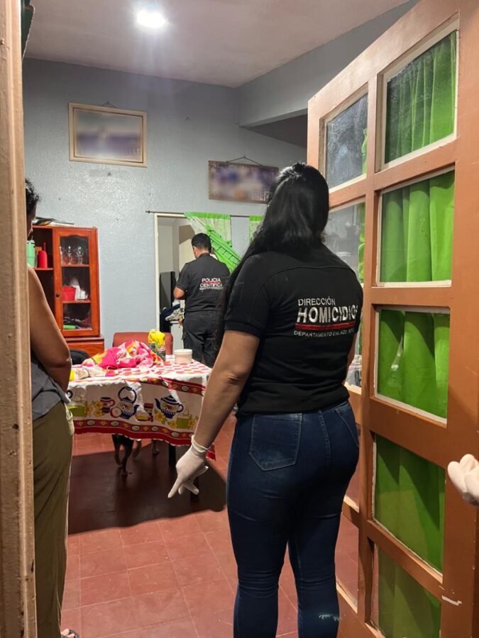 Restos humanos en un auto incendiado: un detenido y un prófugo por el caso en Posadas 2 4 - auto calcinado 2 - 3