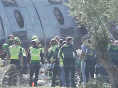 chocaron-dos-trenes-a-toda-velocidad-en-espana-buentelefe-1-6ae1dc667728e