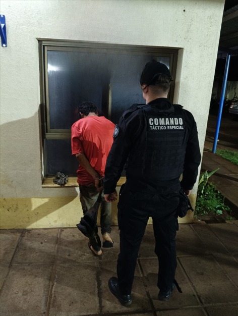 Cinco detenidos por distintos robos en Posadas tras tres operativos policiales 1 2 - detenidos robo 2 - 1