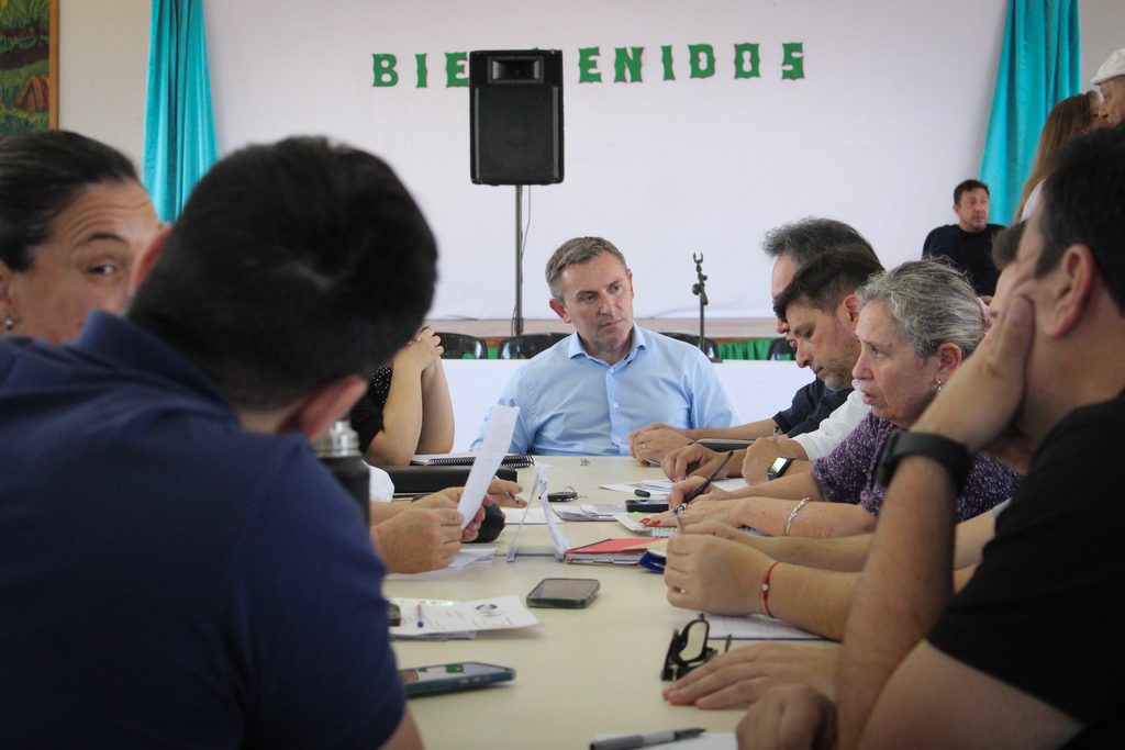 El Gabinete en los Barrios llegó a Itaembé Miní: “Venimos a trabajar en acciones concretas junto a los vecinos”, afirmó Sartori 2 4 - el gabinete en tu barrio 1 - 3