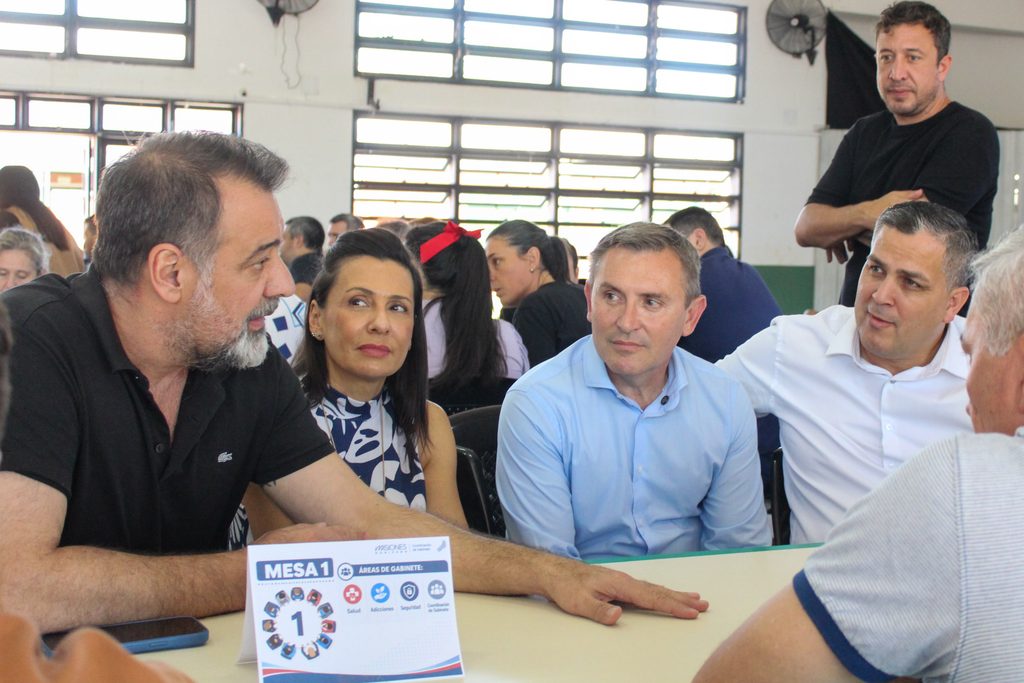 El Gabinete en los Barrios llegó a Itaembé Miní: “Venimos a trabajar en acciones concretas junto a los vecinos”, afirmó Sartori 3 6 - el gabinete en tu barrio 2 - 5