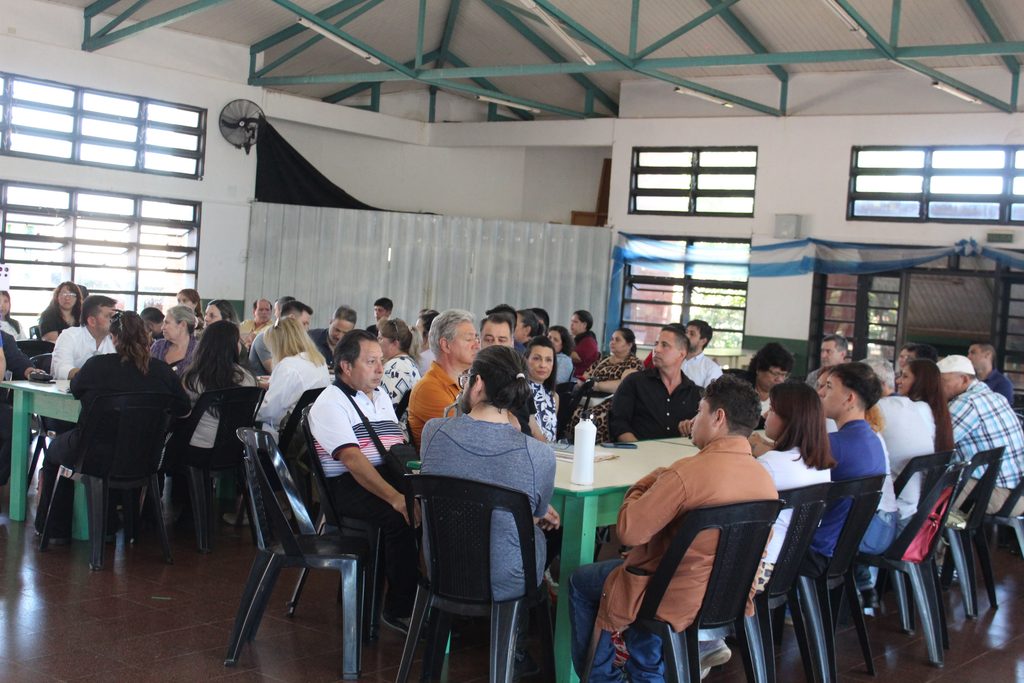 El Gabinete en los Barrios llegó a Itaembé Miní: “Venimos a trabajar en acciones concretas junto a los vecinos”, afirmó Sartori 1 2 - gabinete en tu barrio - 1