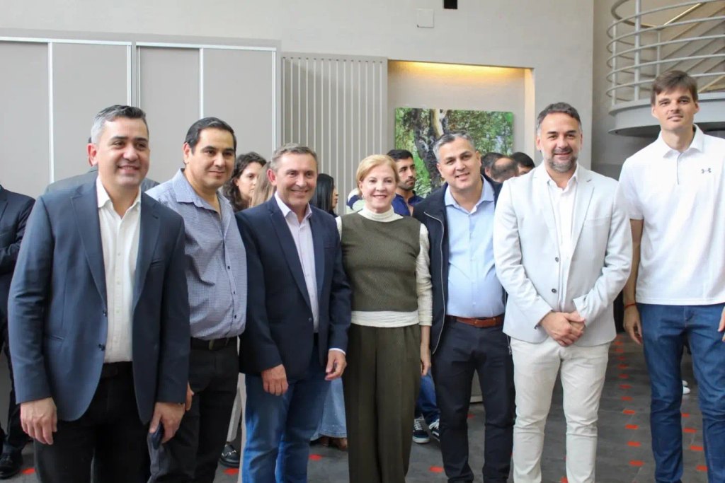 Misiones y Brasil buscan preservar la Selva Paranaense con el nuevo Corredor de Biointegración 1 2 - imibio sartori presentacion corredor 1 - 1