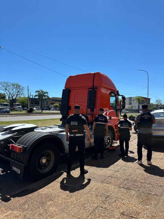 Investigan el ingreso irregular de camiones a Misiones: secuestraron 16 vehículos y maquinarias en Posadas 3 6 - maquinaria posadas 3 - 5