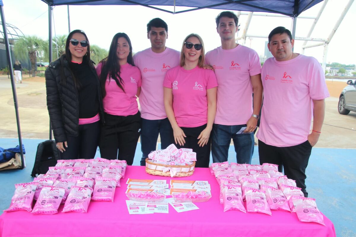 La costanera de Posadas se tiñó de rosa con mil participantes en una carrera por la prevención 3 6 - mes rosa 11 - 5