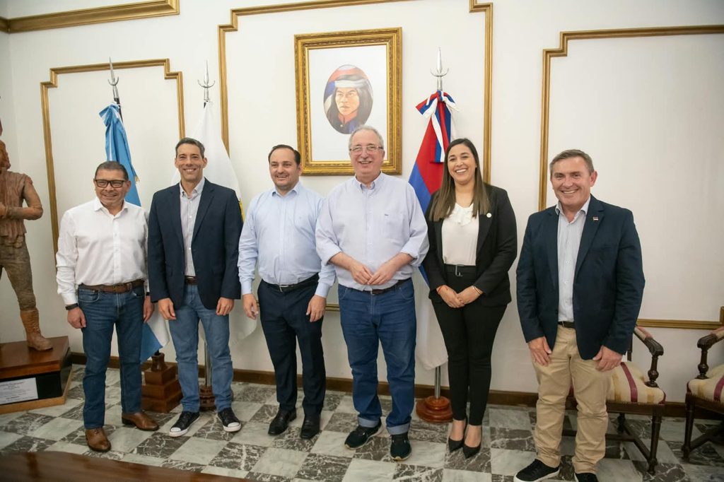 Passalacqua recibió al intendente electo de Encarnación para abordar la integración con Misiones 1 2 - passalacqua 2 1 - 1