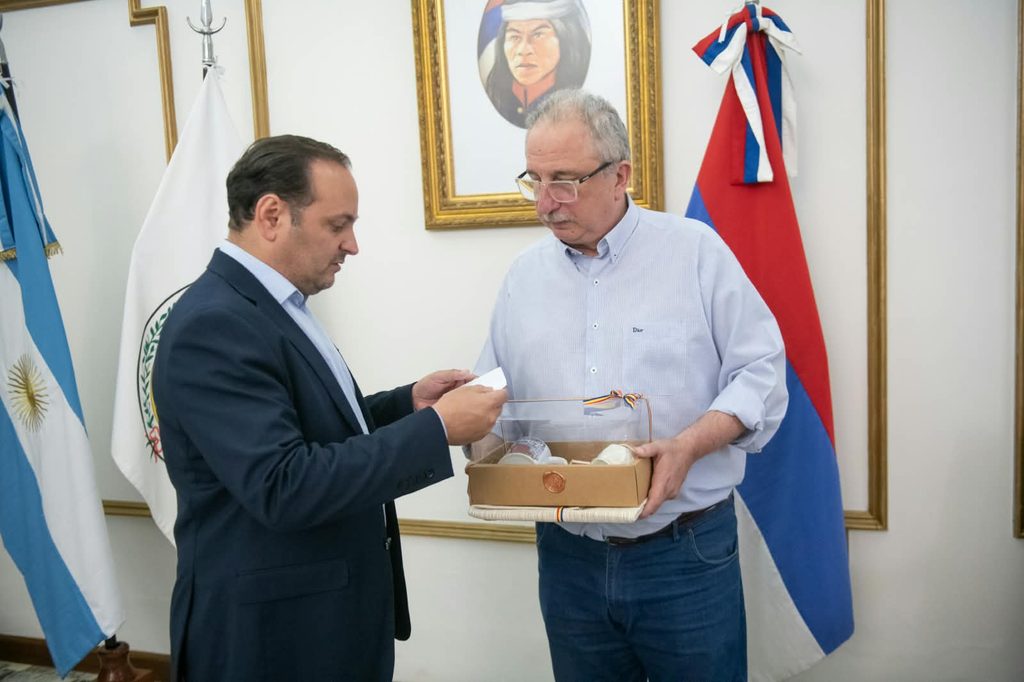Passalacqua recibió al intendente electo de Encarnación para abordar la integración con Misiones 4 8 - passalacqua 5 1 - 7