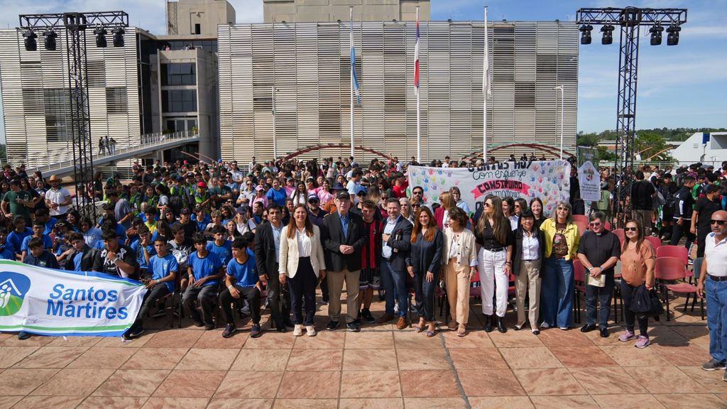 Passalacqua destacó el rol de las EFA durante la apertura del encuentro provincial: “Representan los valores del ser misionero” 1 2 - passalacqua efas 18 - 1