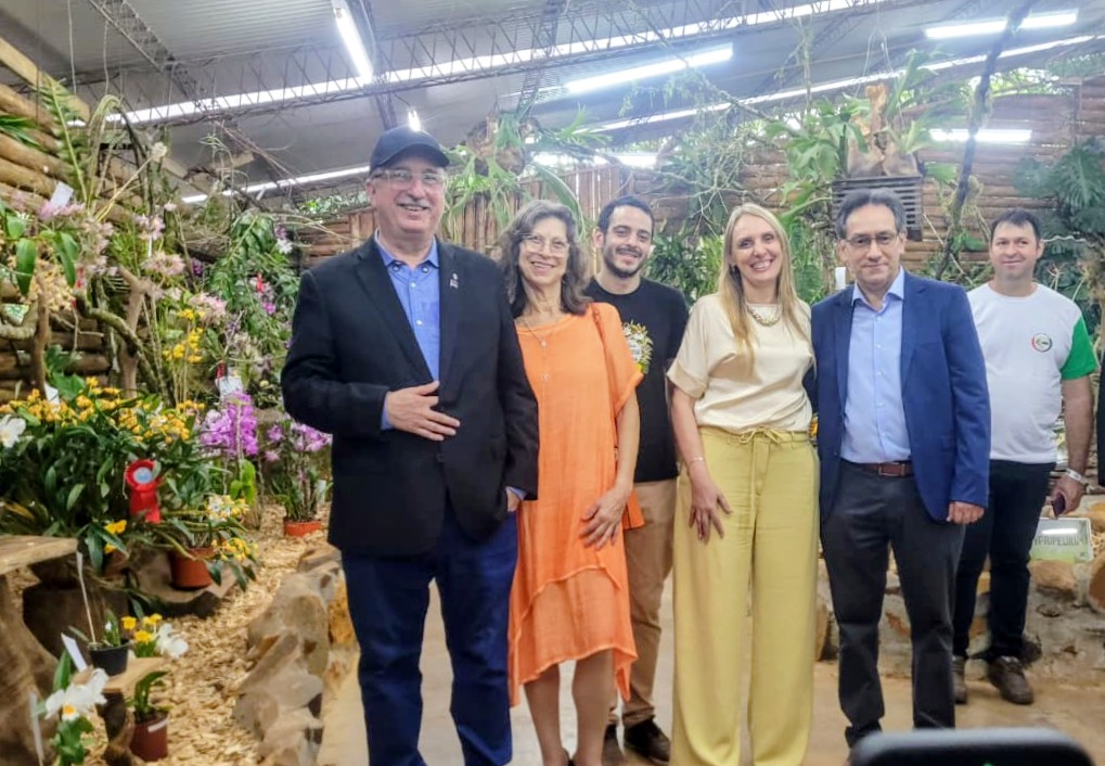 Passalacqua encabezó la apertura de la Fiesta Nacional de la Orquídea en Montecarlo 8 16 - passalacqua en fiesta 8 - 15