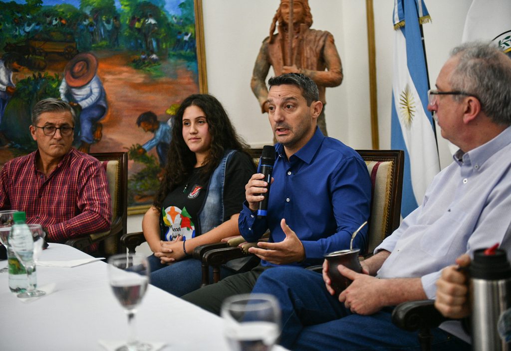 Passalacqua encabezó el lanzamiento del Coop Bono Misionero para fortalecer las cooperativas escolares 5 10 - passalacqua lanzamiento 8 1 - 9