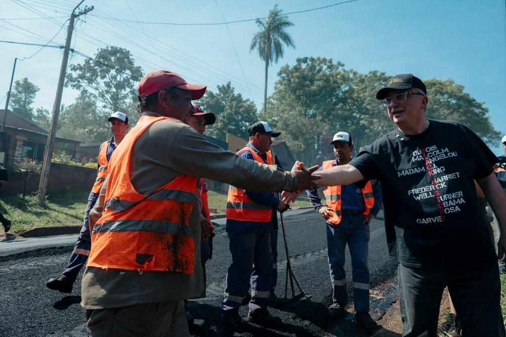Passalacqua destacó la articulación con Oberá durante una recorrida por obras: “En momentos difíciles hay que trabajar en conjunto” 6 12 - passalacqua obras 9 - 11