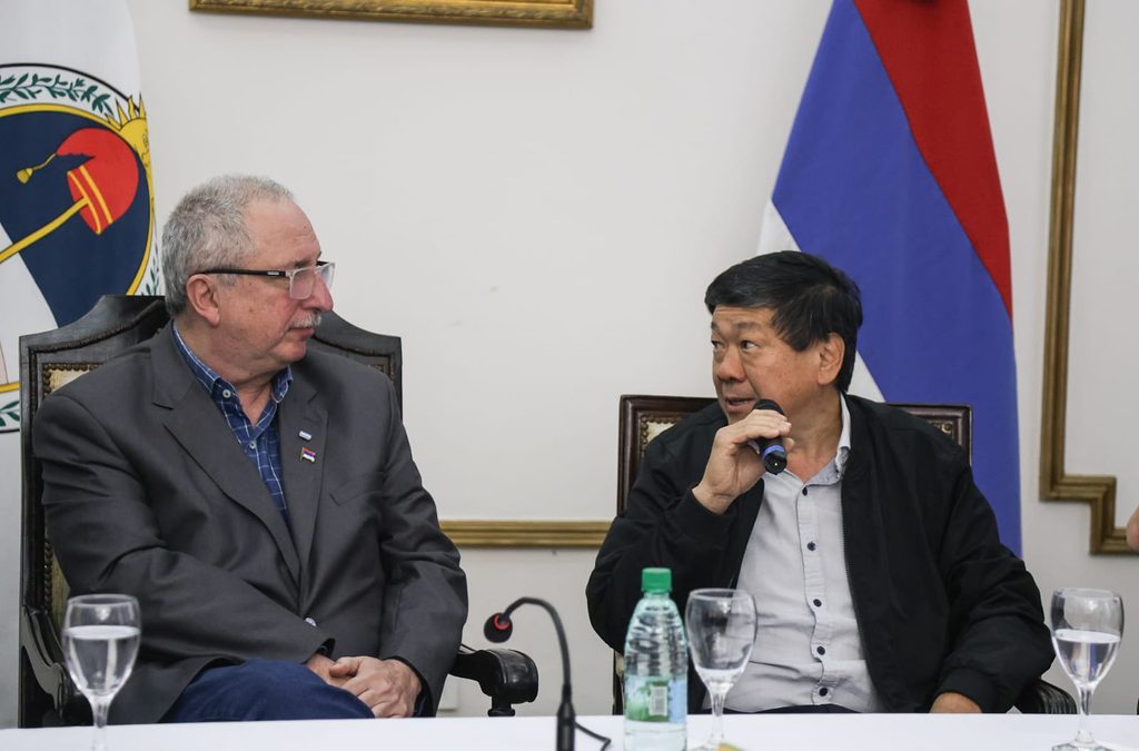 Passalacqua encabezó el lanzamiento de diplomaturas de la UNaM vinculadas al diseño y la producción local 6 12 - passalacqua unam acto 7 - 11