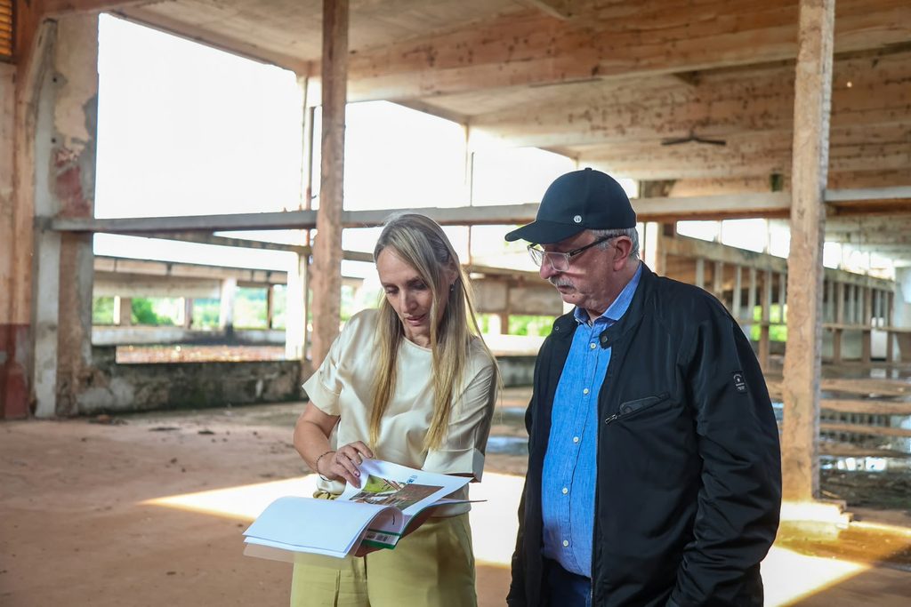 Passalacqua visitó el renovado Centro de Seguridad Urbana de Montecarlo y destacó la incorporación de tecnología 2 4 - polo educativo 2 - 3