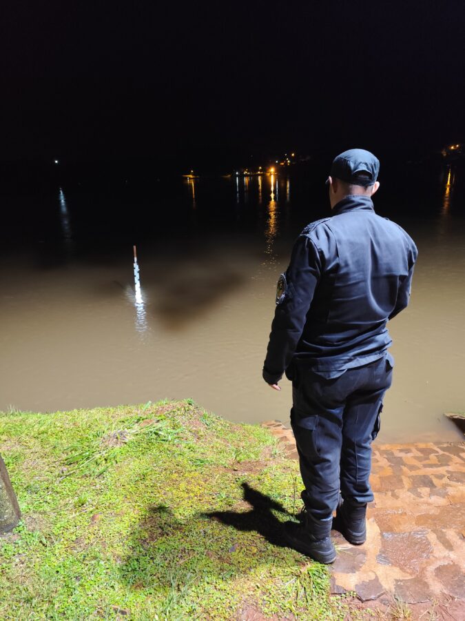 Cerraron el paso fronterizo entre Puerto Maní y Bella Vista por la crecida del río Paraná 2 4 - puerto mani 3 - 3