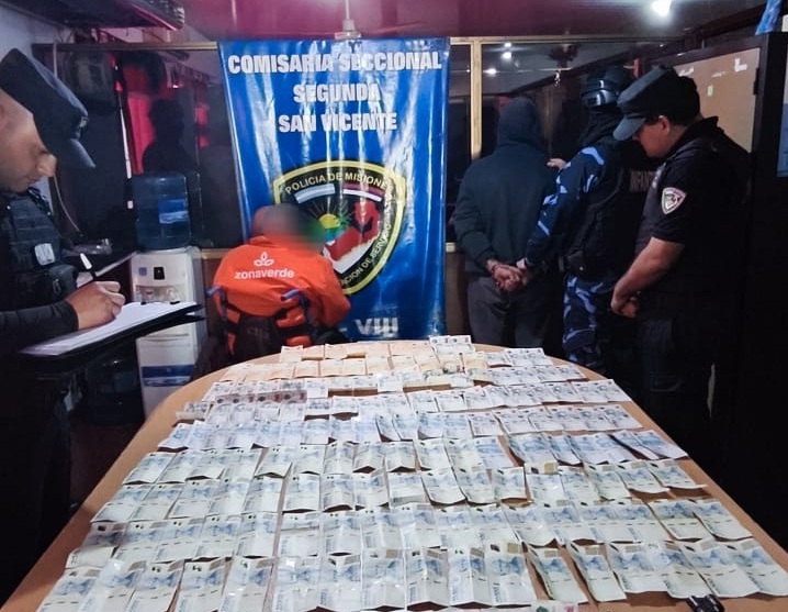 San Vicente: detuvieron a padre e hijo tras hallar armas, drogas y $1,5 millones en una vivienda 1 2 - san vicentre drogas2 - 1