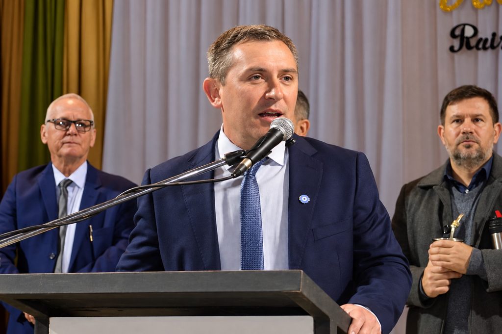 Carlos Sartori cuestionó el “doble discurso” de Nación: “Reivindican Malvinas por conveniencia electoral mientras abren el territorio argentino al mejor postor” 2 4 - sartori2 - 3