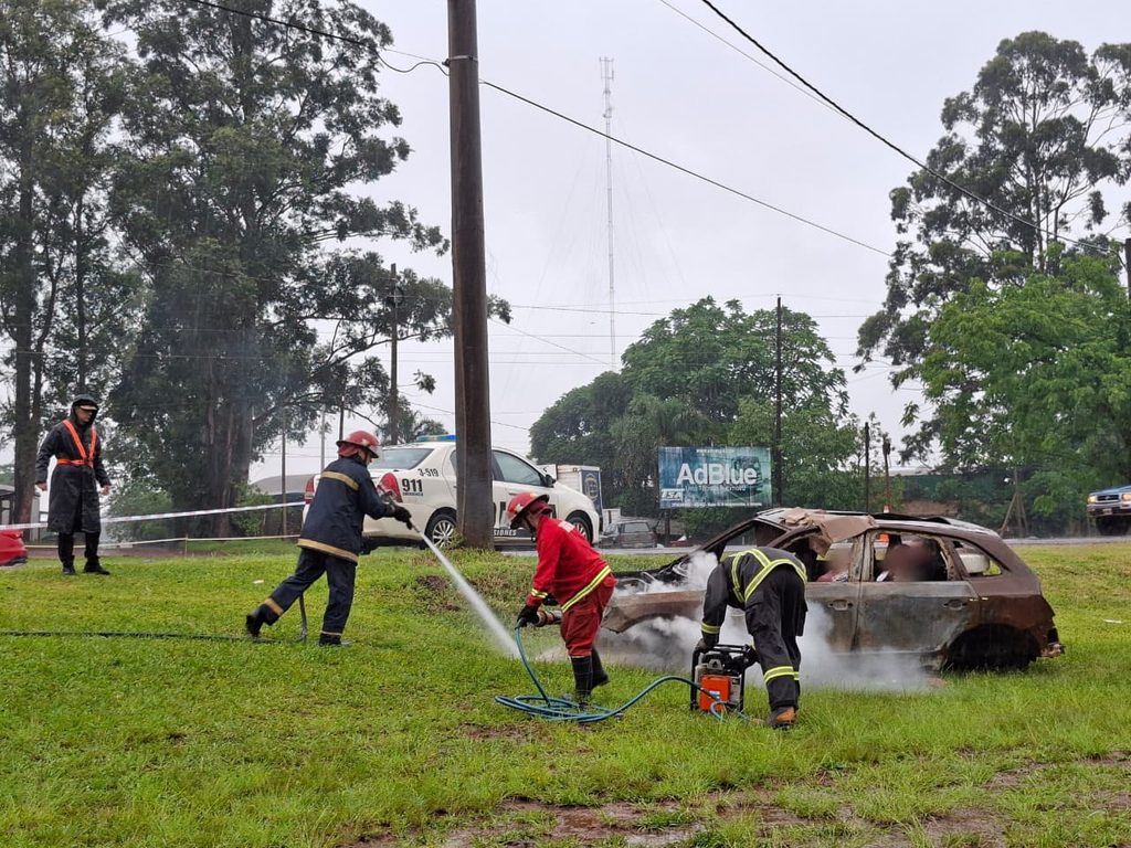 Policía, bomberos y salud participaron de un simulacro de siniestro vial en Oberá 5 10 - simulacro 1 - 9