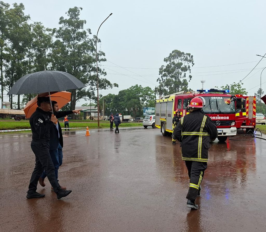 Policía, bomberos y salud participaron de un simulacro de siniestro vial en Oberá 8 16 - simulacro 4 - 15